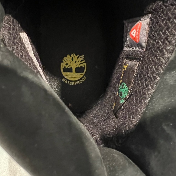 Boys black suede Timberland boots, size 3. - Picture 8 of 11